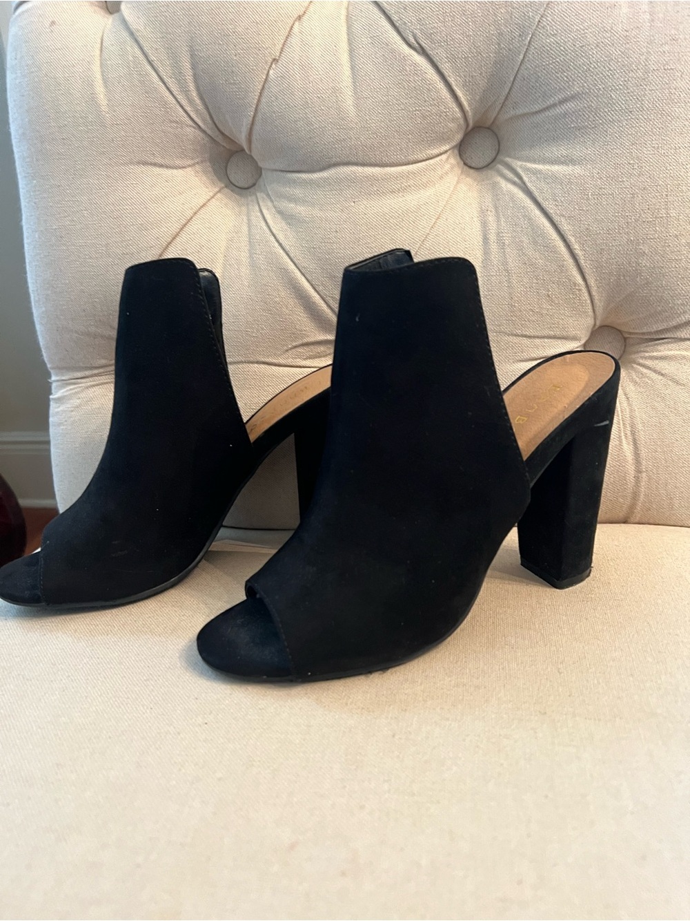 Bamboo size 6 Black Suede Open-Toe Block Heel Mules